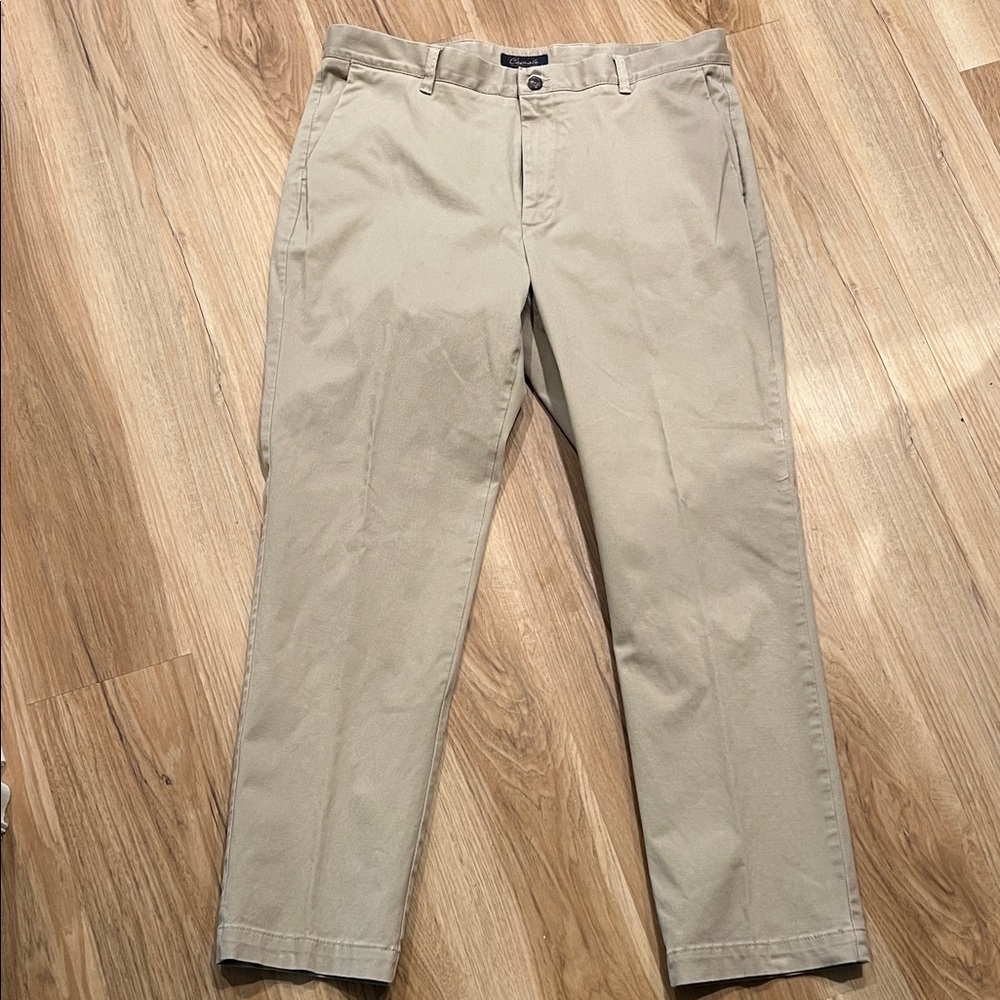 Roundtree & Yorke Men's Khaki Chinos